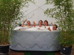 Jacuzzi huren voor op festivals - Rent-ID